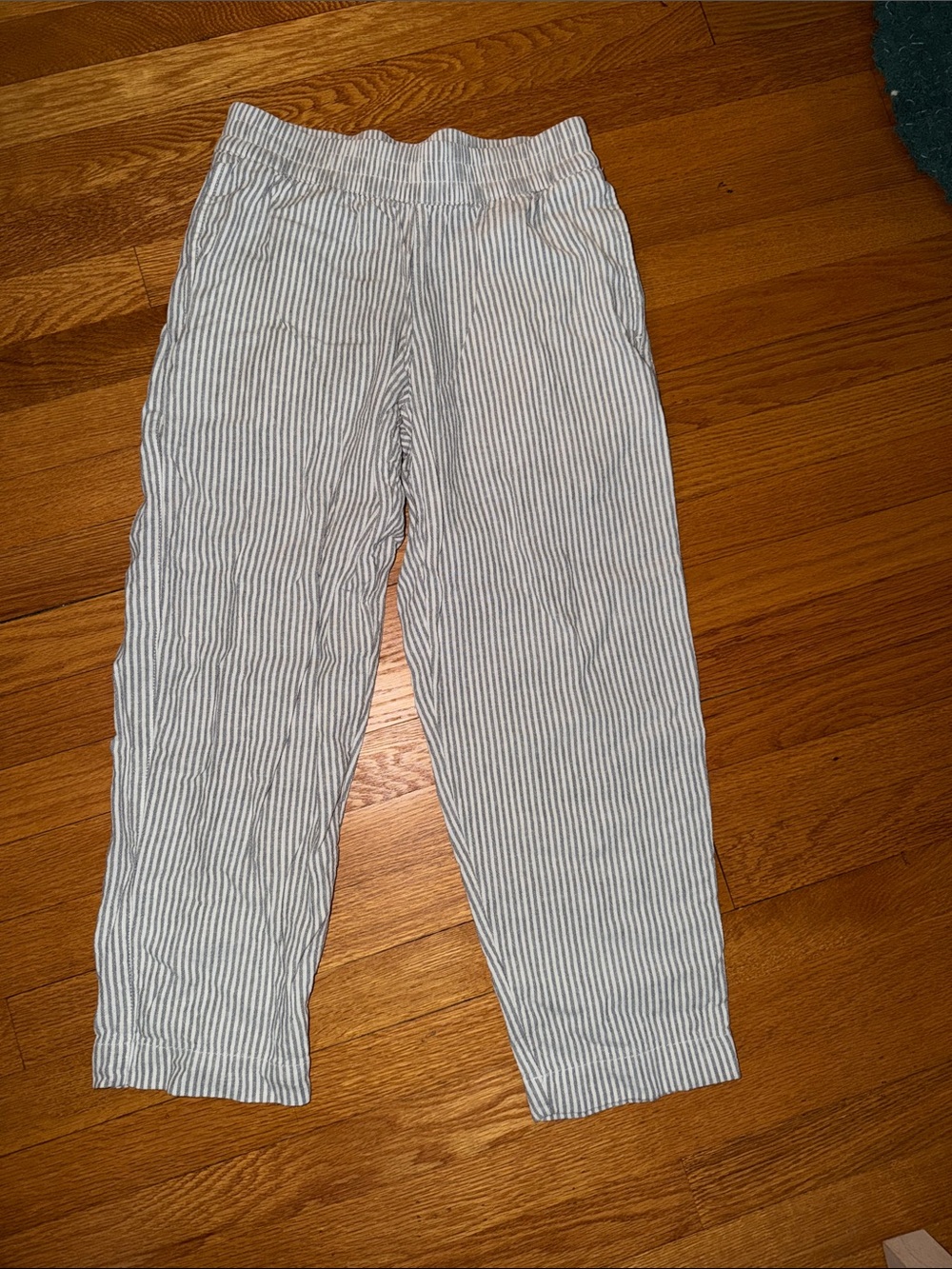 Old navy high rise straight capri striped pants